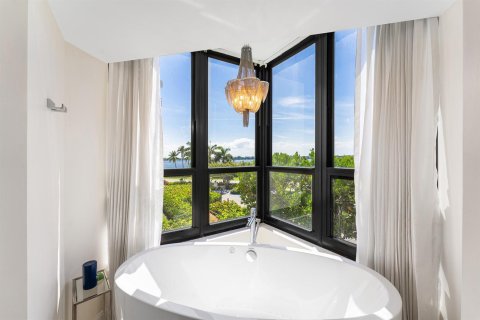 Copropriété à vendre à Palm Beach, Floride: 2 chambres, 231.98 m2 № 2184631 - photo 21