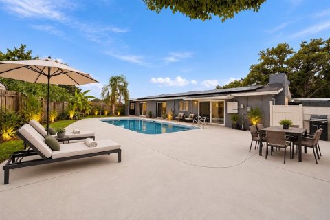 Casa en venta en Orlando, Florida, 5 dormitorios, 207.17 m2 № 2383453 - foto 2