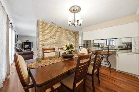 Casa en venta en Orlando, Florida, 5 dormitorios, 207.17 m2 № 2383453 - foto 10