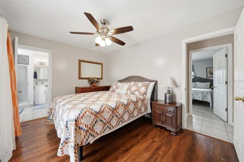Casa en venta en Orlando, Florida, 5 dormitorios, 207.17 m2 № 2383453 - foto 15