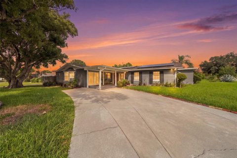 Casa en Orlando, Florida 5 dormitorios, 207.17 m2 № 2383453