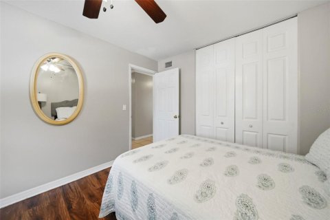 Casa en venta en Orlando, Florida, 5 dormitorios, 207.17 m2 № 2383453 - foto 14