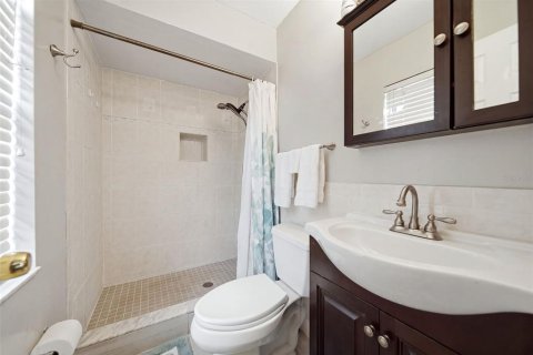 Casa en venta en Orlando, Florida, 5 dormitorios, 207.17 m2 № 2383453 - foto 18