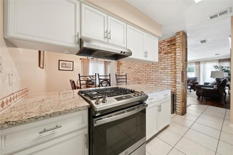 Casa en venta en Orlando, Florida, 5 dormitorios, 207.17 m2 № 2383453 - foto 8