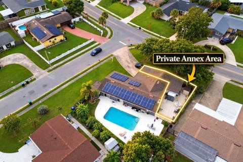 Casa en venta en Orlando, Florida, 5 dormitorios, 207.17 m2 № 2383453 - foto 3