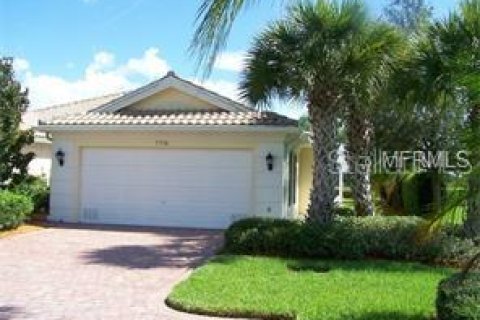 House in Sarasota, Florida 2 bedrooms, 157.75 sq.m. № 1902900 - photo 1