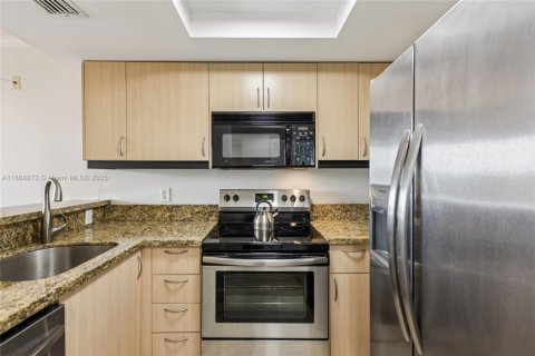 Купить кондоминиум в Майами, Флорида 1 спальня, 64.1м2, № 1938882 - фото 12