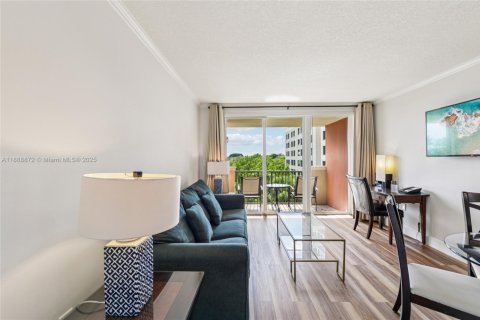 Condo in Miami, Florida, 1 bedroom  № 1938882 - photo 6