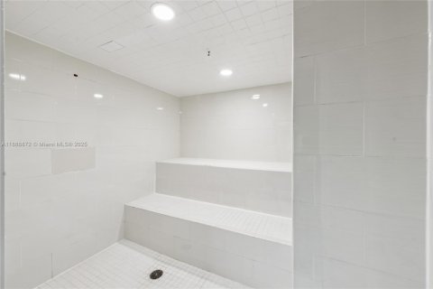 Купить кондоминиум в Майами, Флорида 1 спальня, 64.1м2, № 1938882 - фото 28