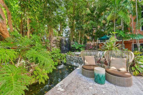 Condo in Miami, Florida, 1 bedroom  № 1938882 - photo 24