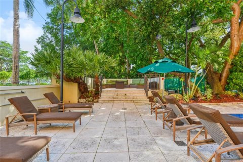 Condo in Miami, Florida, 1 bedroom  № 1938882 - photo 25