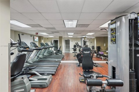 Condo in Miami, Florida, 1 bedroom  № 1938882 - photo 26