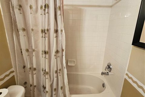 Condo in Sarasota, Florida, 2 bedrooms  № 2275781 - photo 17