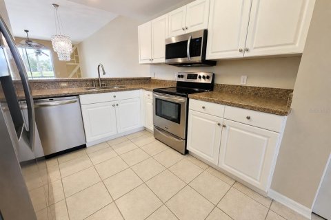 Condo in Sarasota, Florida, 2 bedrooms  № 2275781 - photo 2