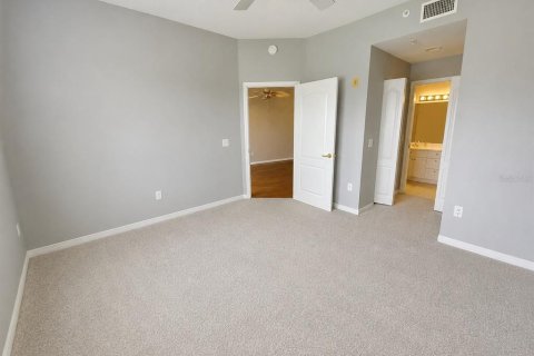 Condo in Sarasota, Florida, 2 bedrooms  № 2275781 - photo 10