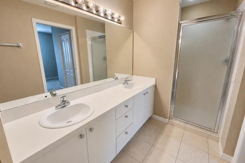 Condo in Sarasota, Florida, 2 bedrooms  № 2275781 - photo 12
