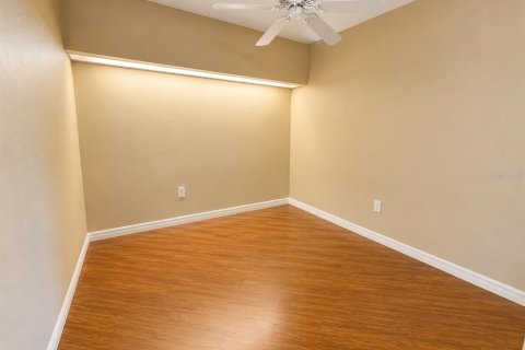 Condo in Sarasota, Florida, 2 bedrooms  № 2275781 - photo 18