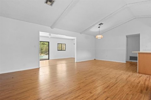 House in Weeki Wachee, Florida 3 bedrooms, 158.68 sq.m. № 2151104 - photo 8