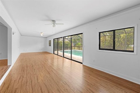 House in Weeki Wachee, Florida 3 bedrooms, 158.68 sq.m. № 2151104 - photo 24