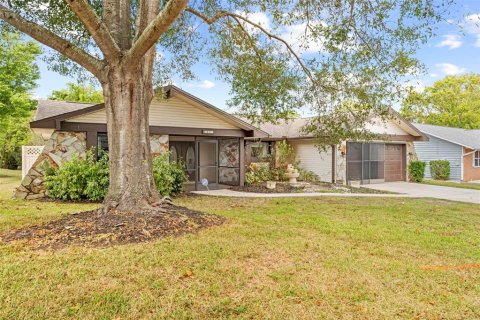 House in Weeki Wachee, Florida 3 bedrooms, 158.68 sq.m. № 2151104 - photo 29