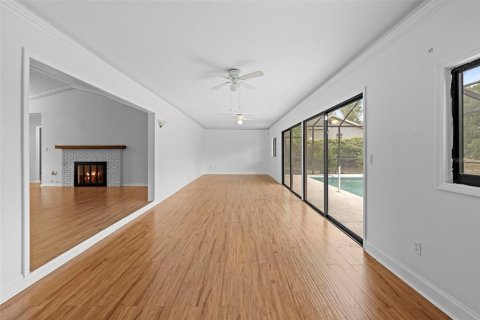 House in Weeki Wachee, Florida 3 bedrooms, 158.68 sq.m. № 2151104 - photo 25