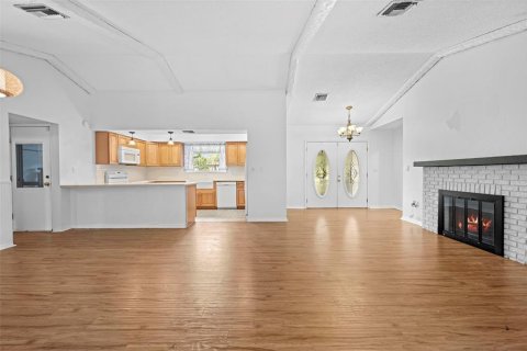 House in Weeki Wachee, Florida 3 bedrooms, 158.68 sq.m. № 2151104 - photo 28