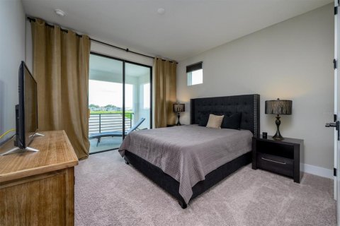 House in San Antonio, Florida 5 bedrooms, 303.88 sq.m. № 1915416 - photo 27