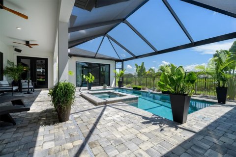 House in San Antonio, Florida 5 bedrooms, 303.88 sq.m. № 1915416 - photo 21