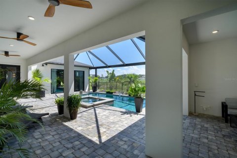 House in San Antonio, Florida 5 bedrooms, 303.88 sq.m. № 1915416 - photo 22