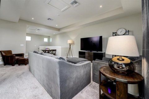 House in San Antonio, Florida 5 bedrooms, 303.88 sq.m. № 1915416 - photo 30
