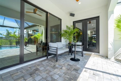House in San Antonio, Florida 5 bedrooms, 303.88 sq.m. № 1915416 - photo 15