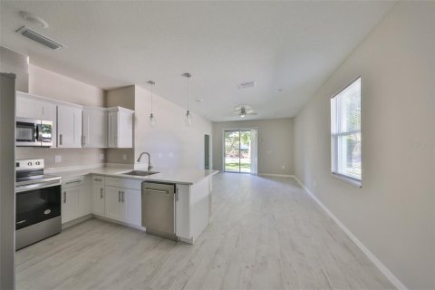 House in Plant City, Florida 3 bedrooms, 136.29 sq.m. № 1581904 - photo 10
