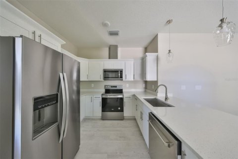 House in Plant City, Florida 3 bedrooms, 136.29 sq.m. № 1581904 - photo 12