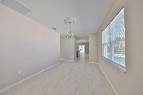 House in Plant City, Florida 3 bedrooms, 136.29 sq.m. № 1581904 - photo 4