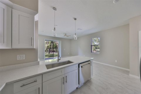 House in Plant City, Florida 3 bedrooms, 136.29 sq.m. № 1581904 - photo 8