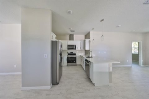 House in Plant City, Florida 3 bedrooms, 136.29 sq.m. № 1581904 - photo 13