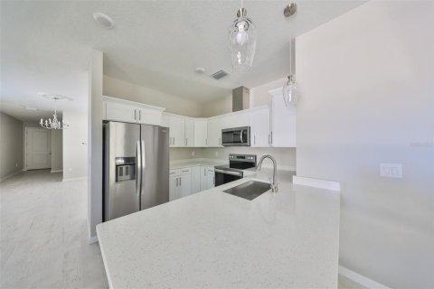 House in Plant City, Florida 3 bedrooms, 136.29 sq.m. № 1581904 - photo 9