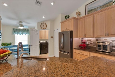 House in Winter Haven, Florida 4 bedrooms, 175.96 sq.m. № 2157566 - photo 20