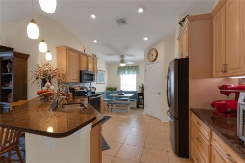 House in Winter Haven, Florida 4 bedrooms, 175.96 sq.m. № 2157566 - photo 18