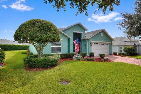 House in Winter Haven, Florida 4 bedrooms, 175.96 sq.m. № 2157566 - photo 3