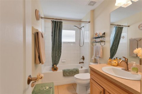 House in Winter Haven, Florida 4 bedrooms, 175.96 sq.m. № 2157566 - photo 9