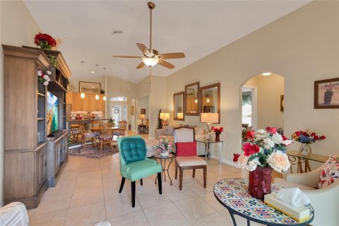 House in Winter Haven, Florida 4 bedrooms, 175.96 sq.m. № 2157566 - photo 28