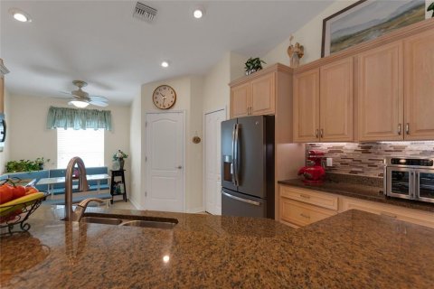 House in Winter Haven, Florida 4 bedrooms, 175.96 sq.m. № 2157566 - photo 19