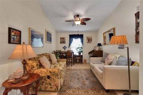 House in Winter Haven, Florida 4 bedrooms, 175.96 sq.m. № 2157566 - photo 16