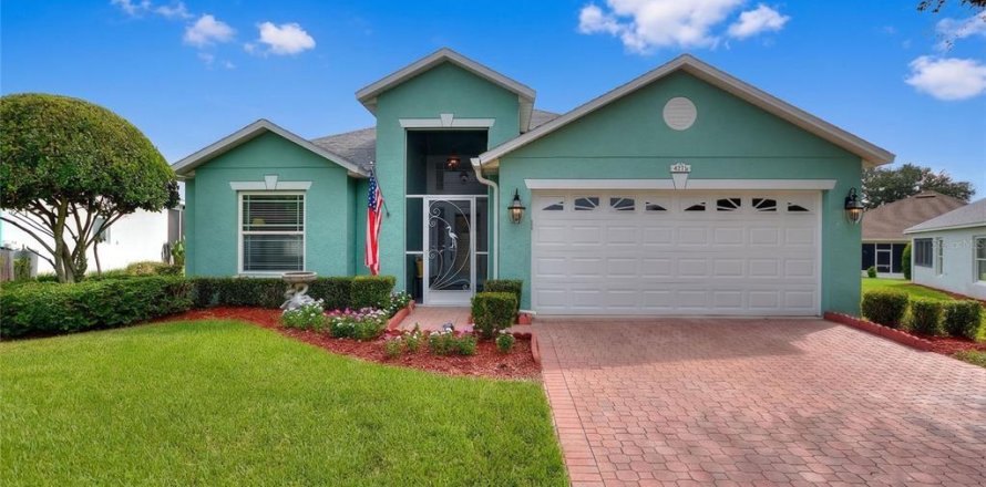 House in Winter Haven, Florida 4 bedrooms, 175.96 sq.m. № 2157566