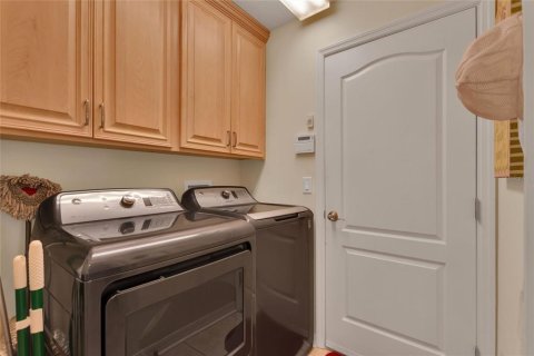 House in Winter Haven, Florida 4 bedrooms, 175.96 sq.m. № 2157566 - photo 23