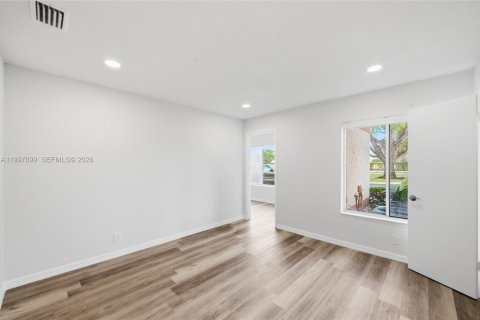 Condominio en alquiler en Margate, Florida, 2 dormitorios, 89.46 m2 № 2064670 - foto 19