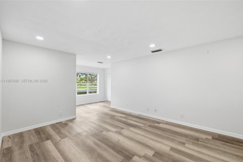 Condominio en alquiler en Margate, Florida, 2 dormitorios, 89.46 m2 № 2064670 - foto 4