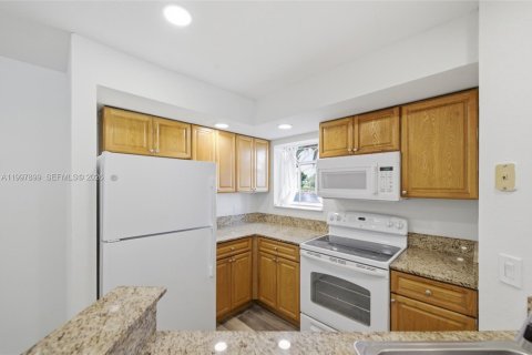 Condominio en alquiler en Margate, Florida, 2 dormitorios, 89.46 m2 № 2064670 - foto 8