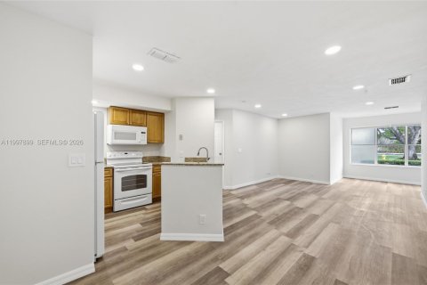 Condominio en alquiler en Margate, Florida, 2 dormitorios, 89.46 m2 № 2064670 - foto 5